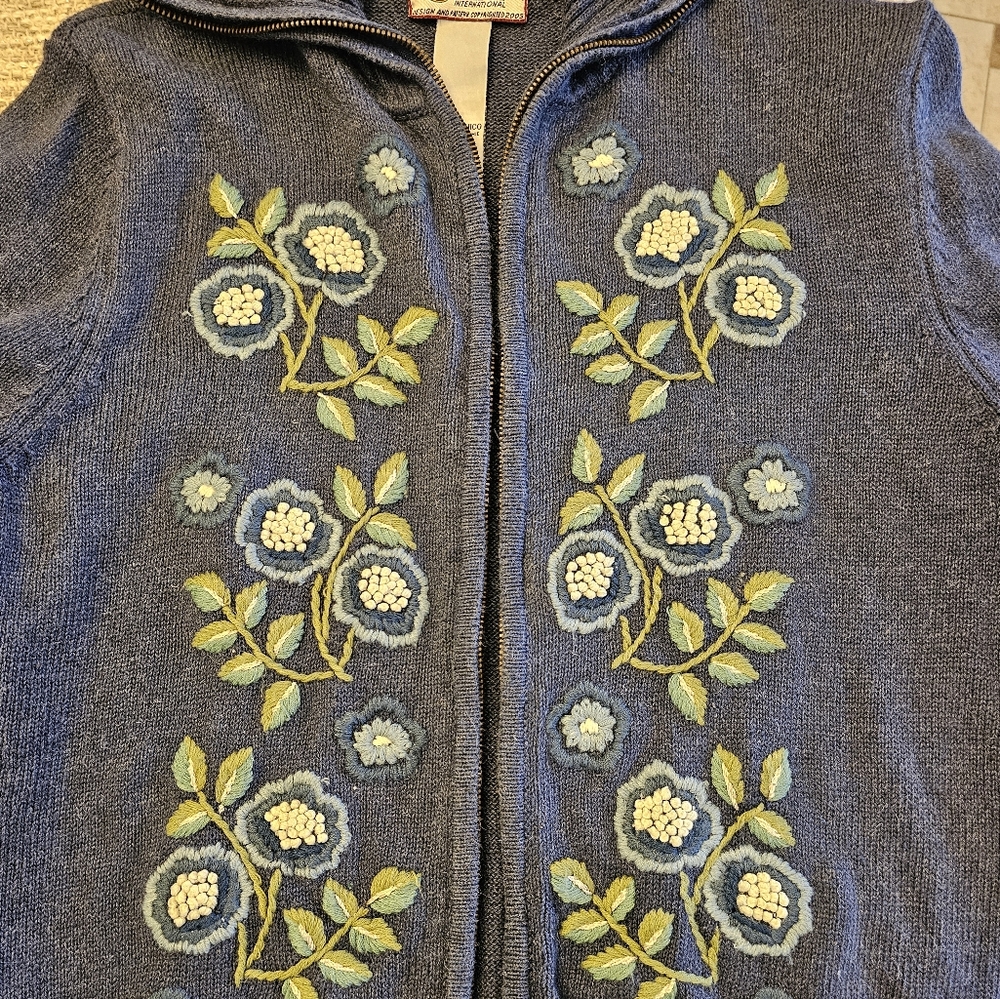Sweater dark blue heavy weight embroidered front zip close
